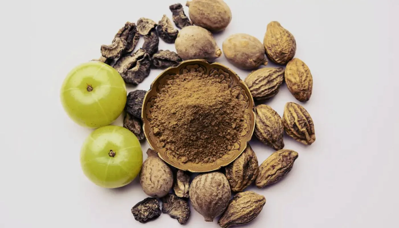 Üç Meyvenin Sinerjik Etkileşimi: Triphala'nın Tıbbi Etkileri